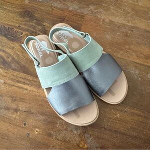Sorel Ella™ II Leather Sandal Green and‎ Metallic Gray ladies size 9.5 NWOB